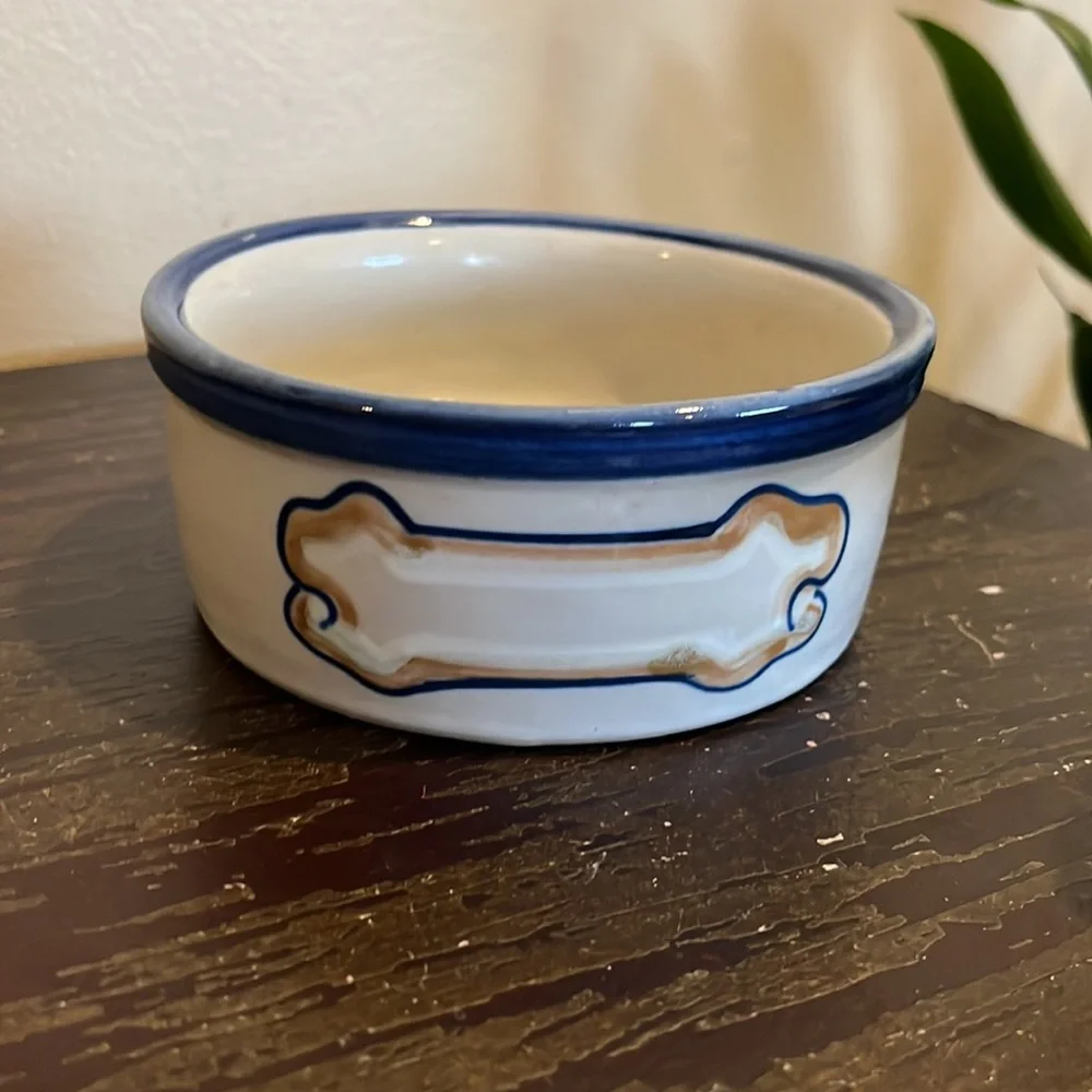 Louisville Stoneware pet food water bowl “Abby”